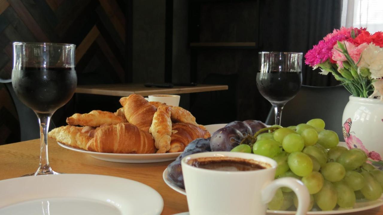 Hotel Armeni Γιερεβάν Εξωτερικό φωτογραφία